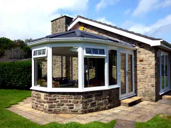 Insulated conservatory installed by Stormshield